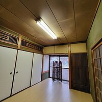 老朽化で雨漏り発生！天井や壁の張り替えを行いました。