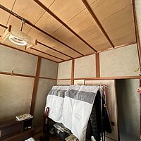 老朽化で雨漏り発生！天井や壁の張り替えを行いました。