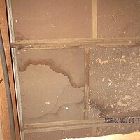 天井に雨漏りが！屋根葺き替え工事で雨漏り解消！